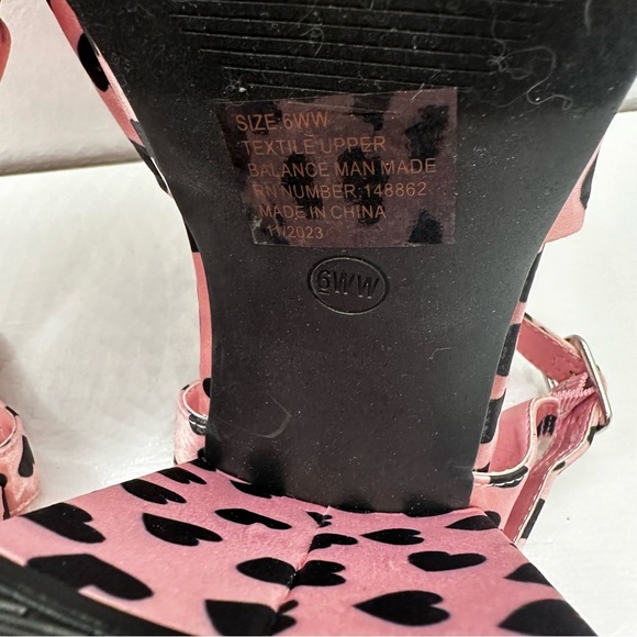 Torrid Soft Knot Pink and Black Heart Platform Sandals (WW) extra room size 6 - Picture 9 of 11